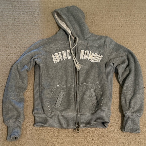 Abercrombie and fitch original grey fuzzy zip hoodie - Picture 2 of 8